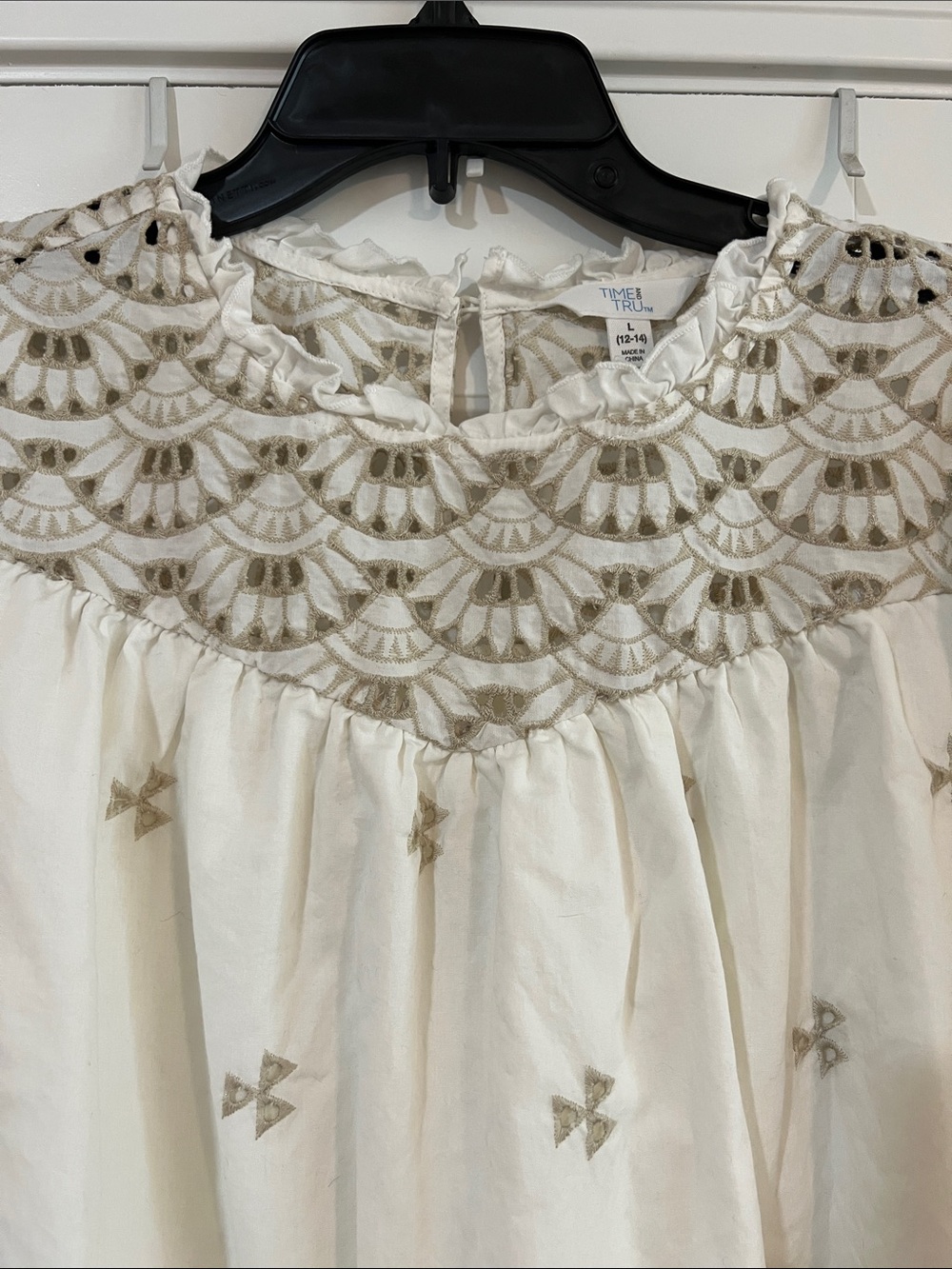 Time and Tru Cream Top with Metallic Gold Embroidery - Picture 3 of 7